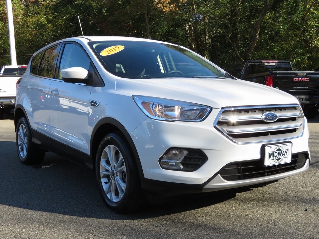 2019 Ford Escape SE photo 3