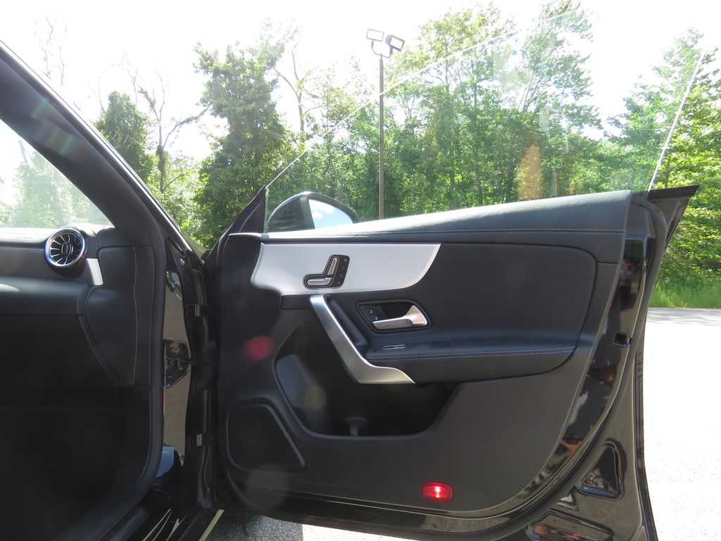 2025 Mercedes-Benz CLA CLA 250 - Photo 12