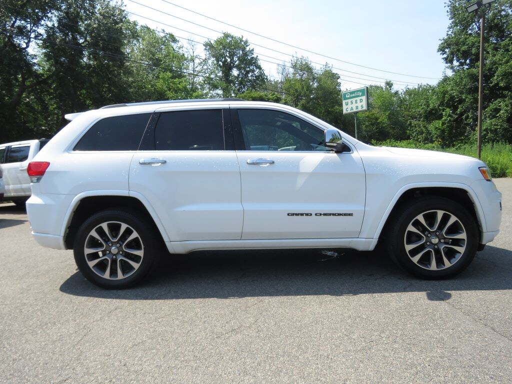 Used 2017 Jeep Grand Cherokee Overland 4x4 SUV