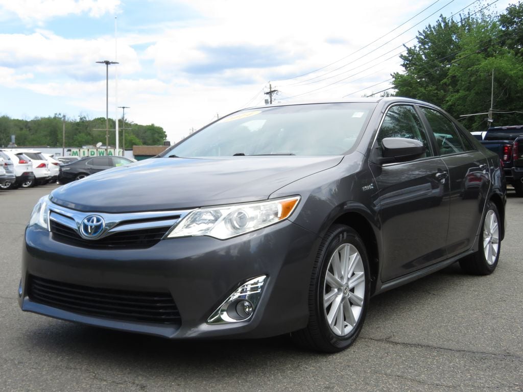 Used 2014 Toyota Camry Hybrid XLE Sedan