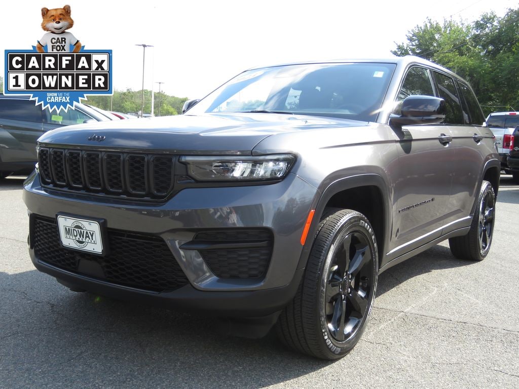 Used 2023 Jeep Grand Cherokee Laredo SUV