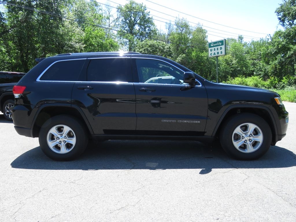 Used 2017 Jeep Grand Cherokee Laredo 4x4 SUV