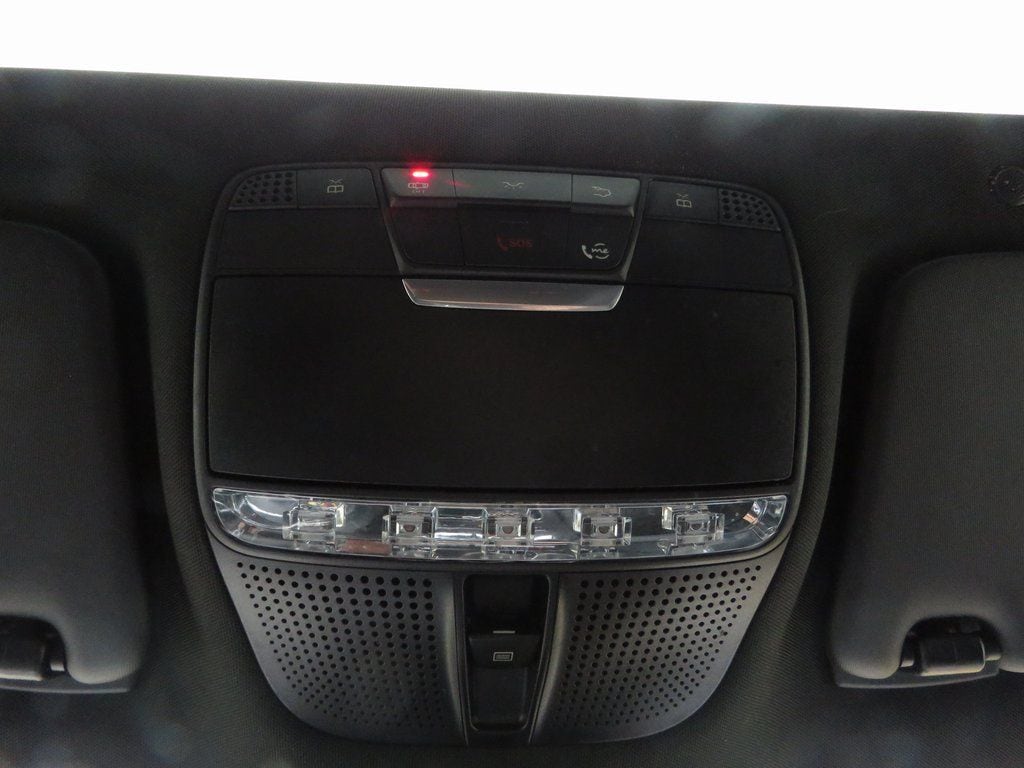 2021 Mercedes-Benz GLC GLC300 - Photo 30