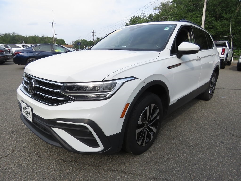 2022 Volkswagen Tiguan S photo 2