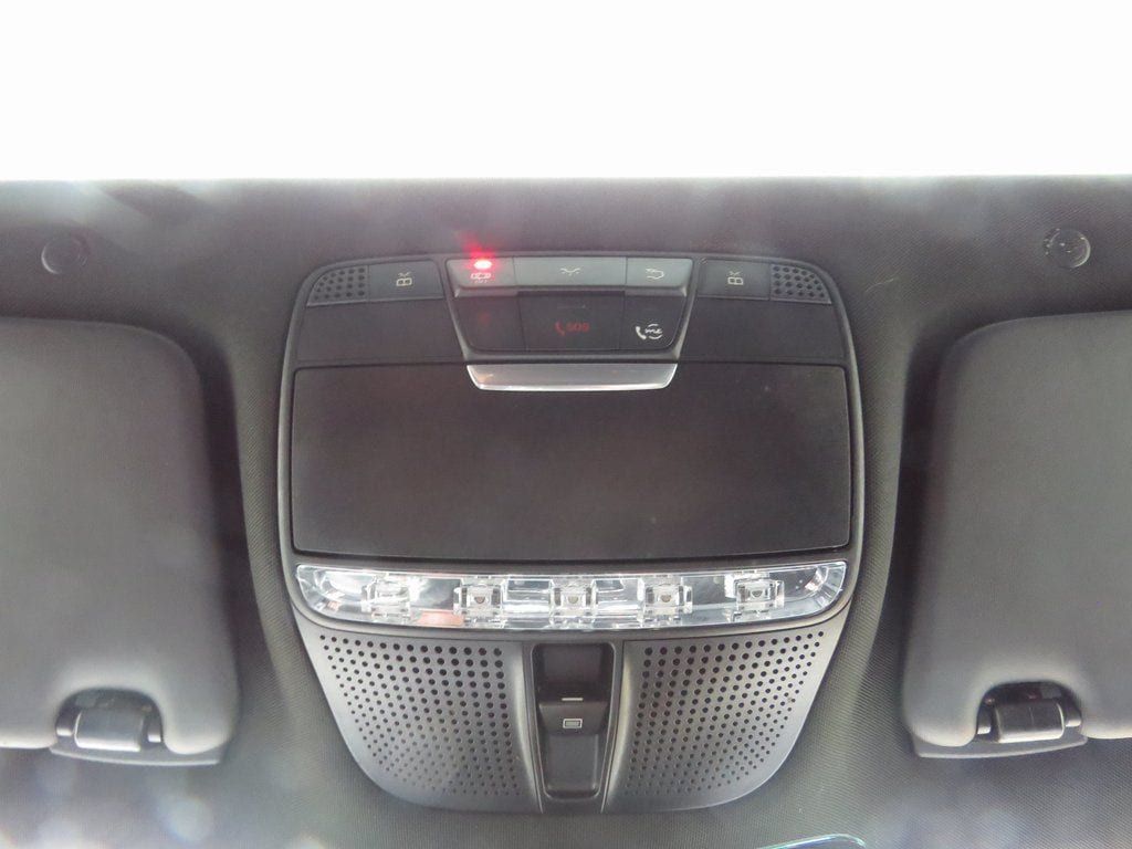 2021 Mercedes-Benz GLC GLC300 - Photo 29