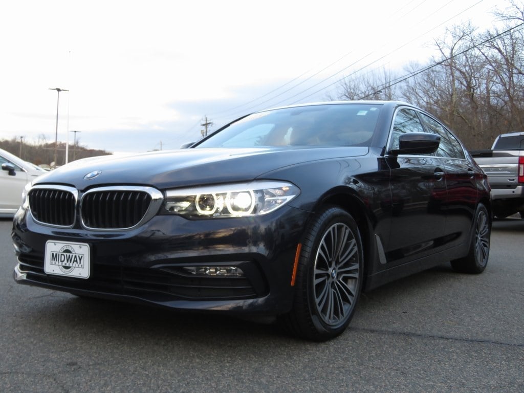 2018 BMW 5 Series 530i's photo