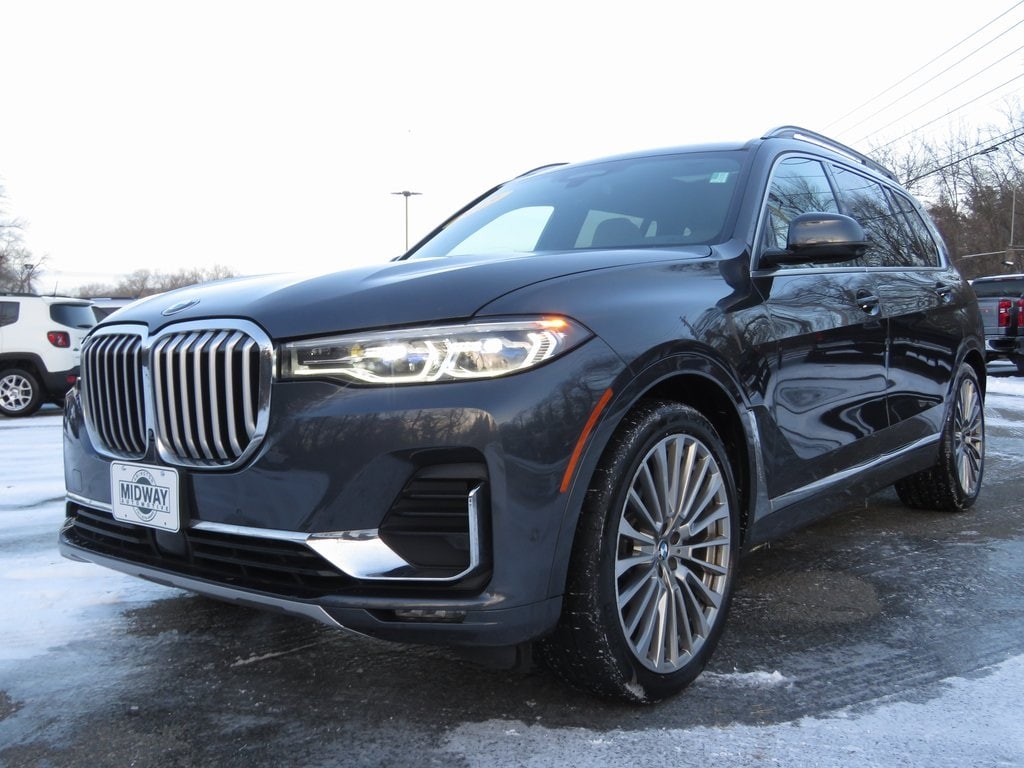 2019 BMW X7 50i's photo