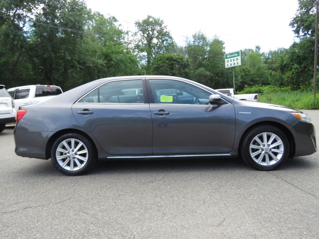 Used 2014 Toyota Camry Hybrid XLE Sedan