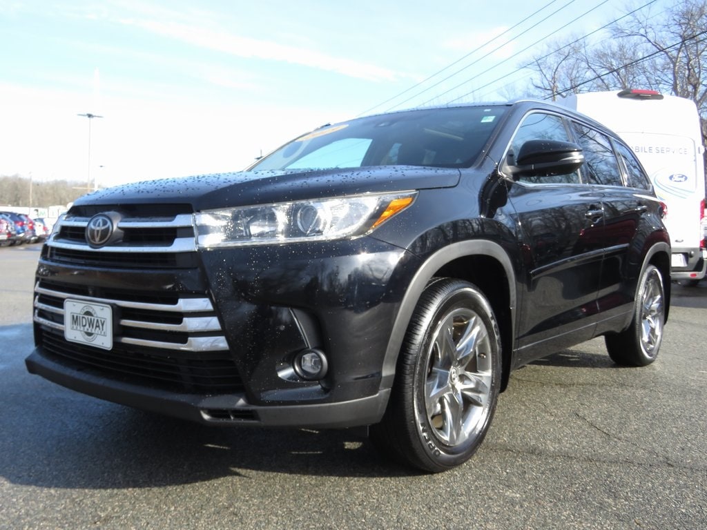 2019 Toyota Highlander Limited Platinum's photo