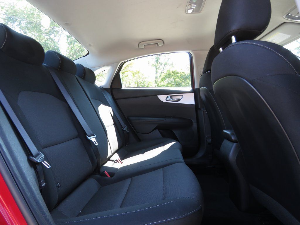 2023 Kia Forte LXS - Photo 17