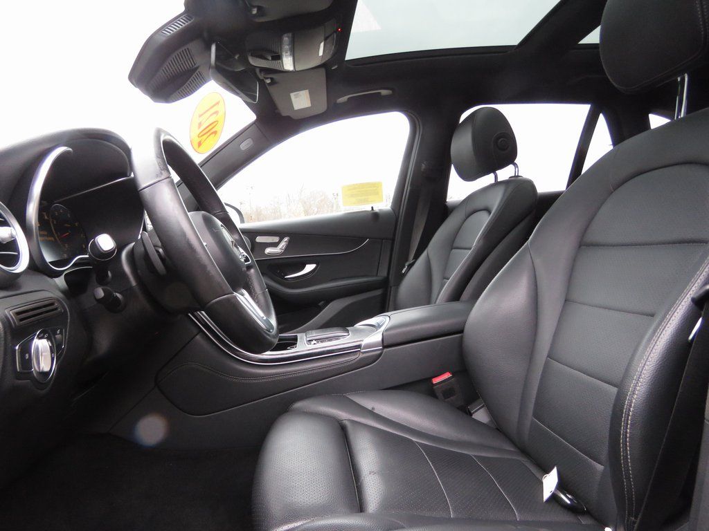 2021 Mercedes-Benz GLC GLC300 - Photo 11