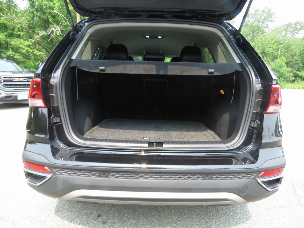 2022 Volkswagen Taos SEL - Photo 18