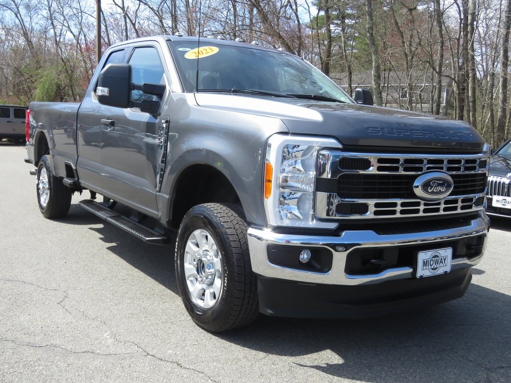 2023 Ford F-250 XLT photo 4