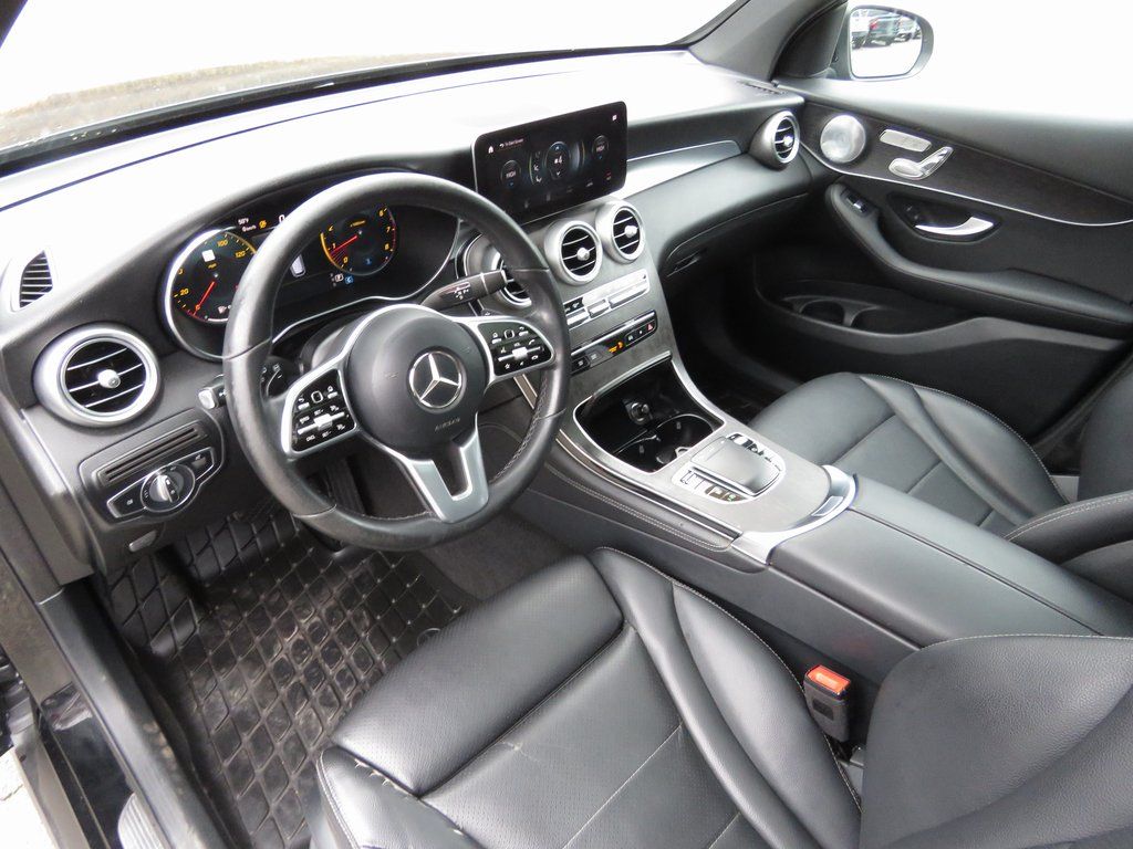 2021 Mercedes-Benz GLC GLC300 - Photo 12
