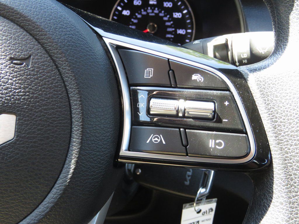 2023 Kia Forte LXS - Photo 23