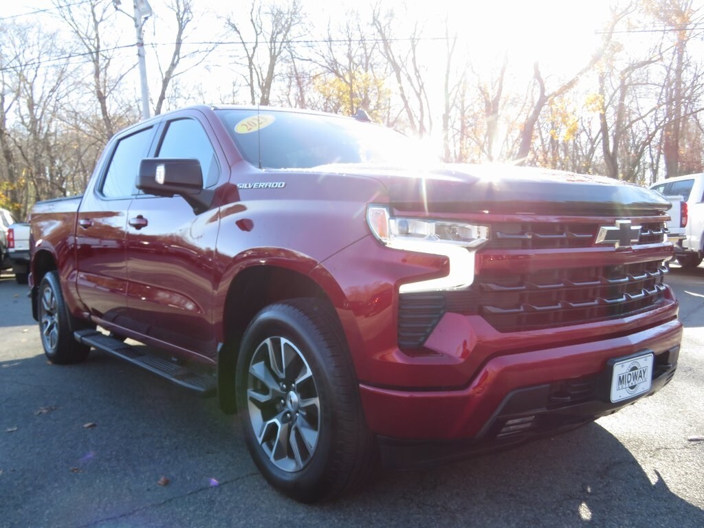 2023 Chevrolet Silverado 1500 RST photo 3