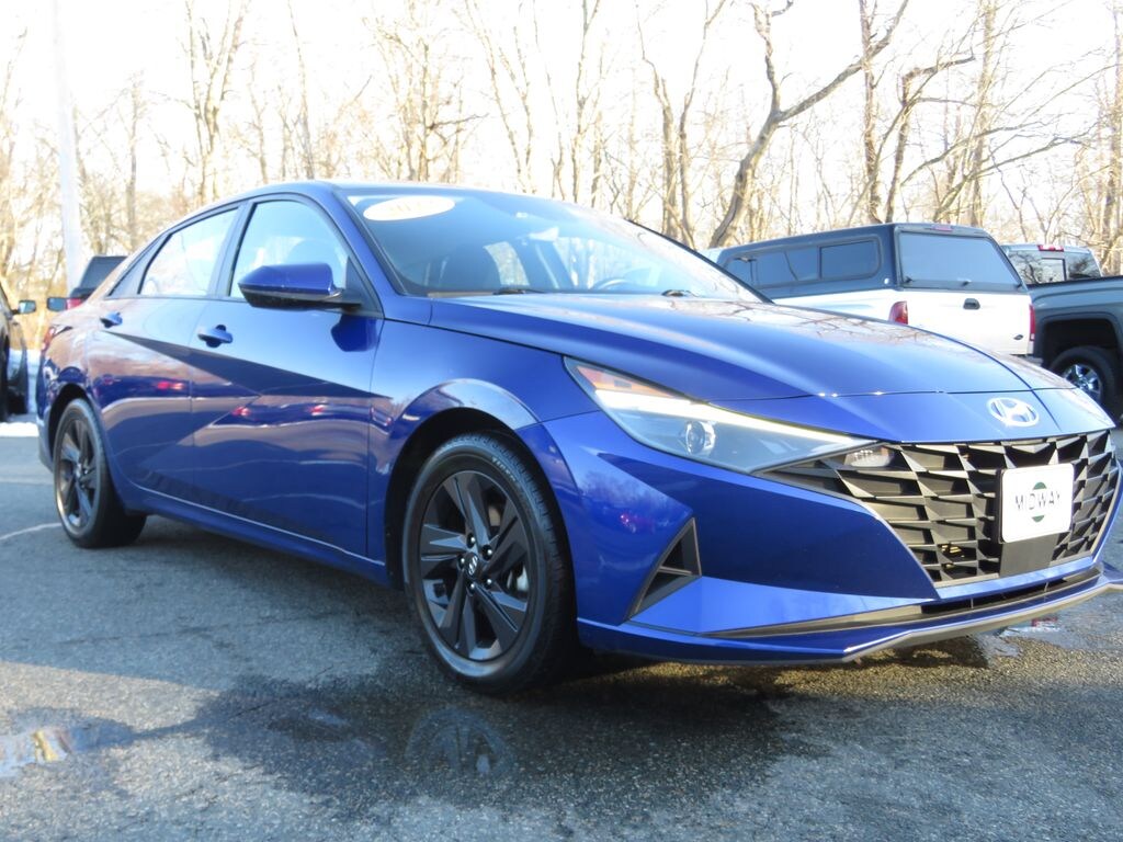 Used 2022 Hyundai Elantra SEL Sedan