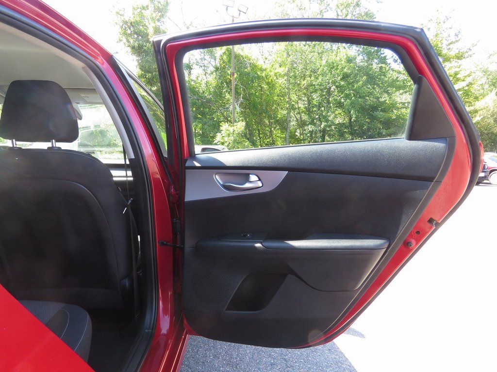 2023 Kia Forte LXS - Photo 16