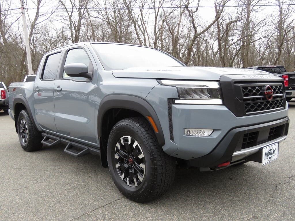 2023 Nissan Frontier PRO-4X photo 3