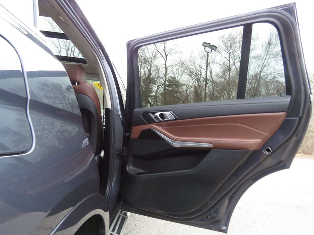 2019 BMW X7 40i - Photo 15