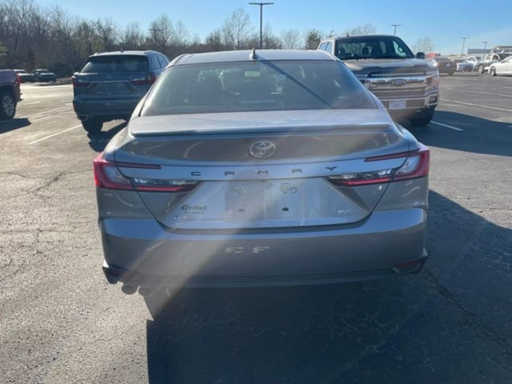 Used 2025 Toyota Camry SE Sedan