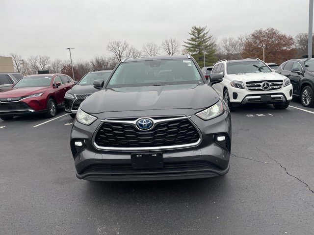 2024 Toyota Highlander Hybrid Limited photo 2