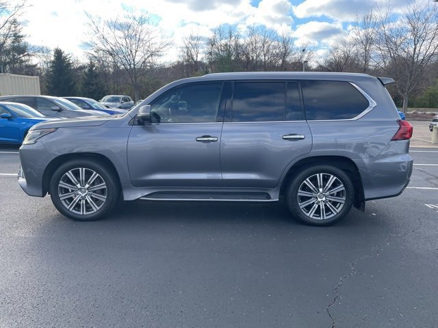 2017 Lexus LX 570 photo 3
