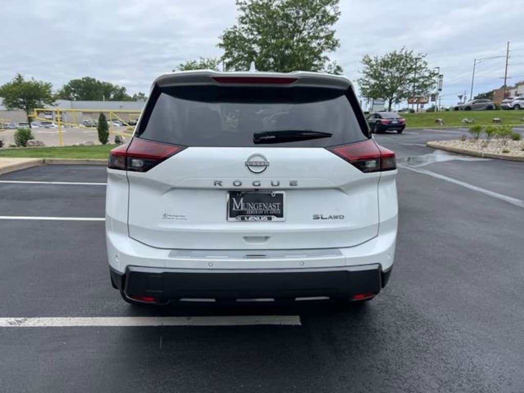 Used 2025 Nissan Rogue SL SUV