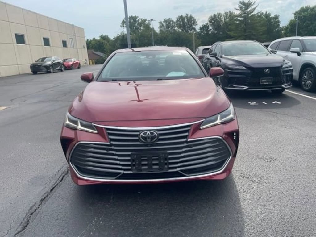 Used 2019 Toyota Avalon Limited Sedan
