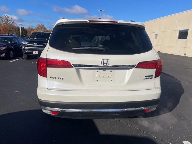 2016 Honda Pilot Touring photo 4