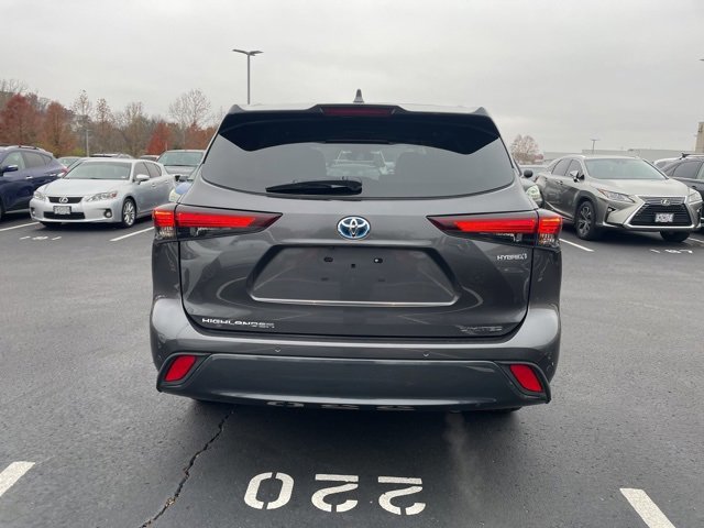 2024 Toyota Highlander Hybrid Limited photo 4