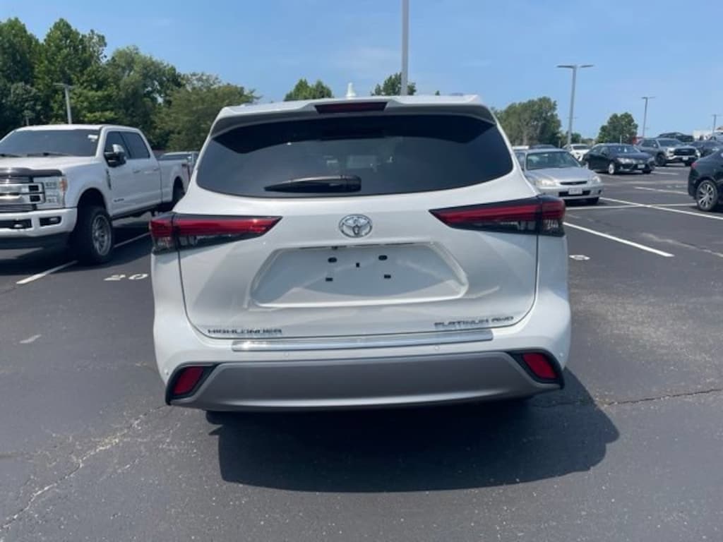 Used 2022 Toyota Highlander Platinum SUV