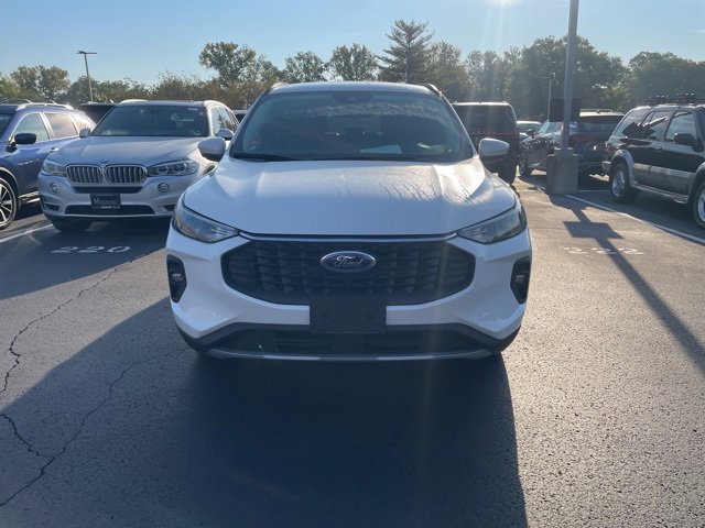 2024 Ford Escape photo 2