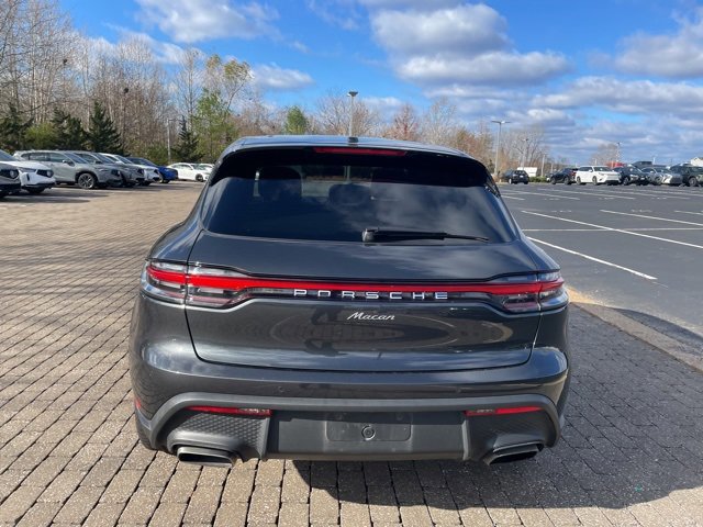 2022 Porsche Macan Base photo 4