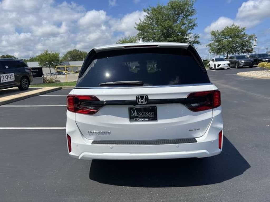 Used 2025 Honda Odyssey Elite Minivan/Van