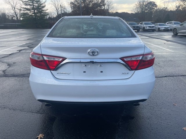 2016 Toyota Camry XLE photo 4