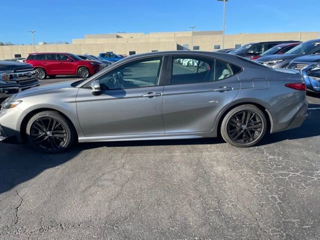 Used 2025 Toyota Camry SE Sedan