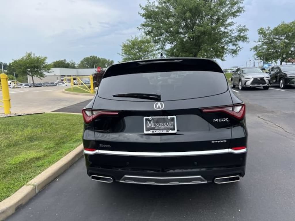 Used 2025 Acura MDX w/Technology Package SUV