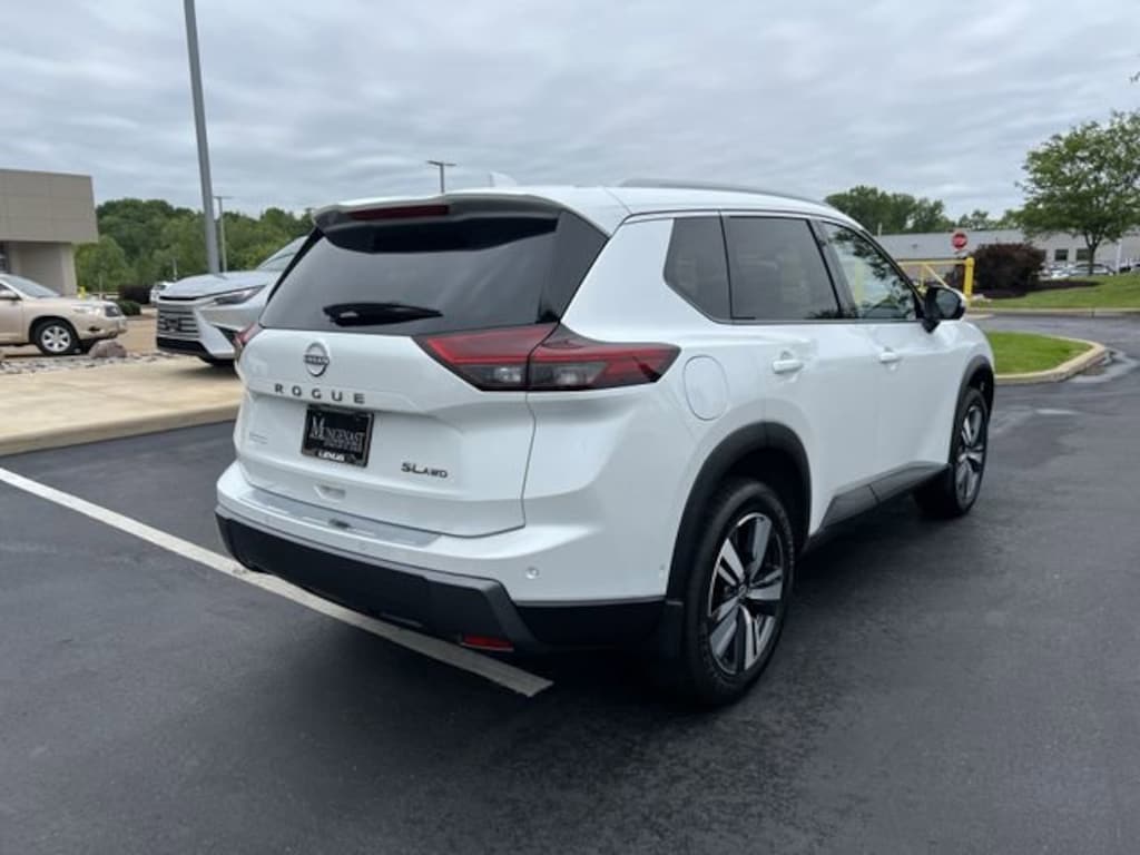 Used 2025 Nissan Rogue SL SUV