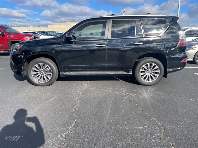 2021 Lexus GX 460 Luxury photo 3