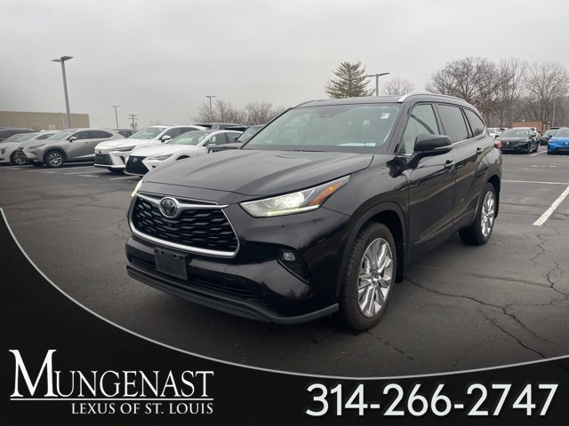 2021 Toyota Highlander Limited's photo