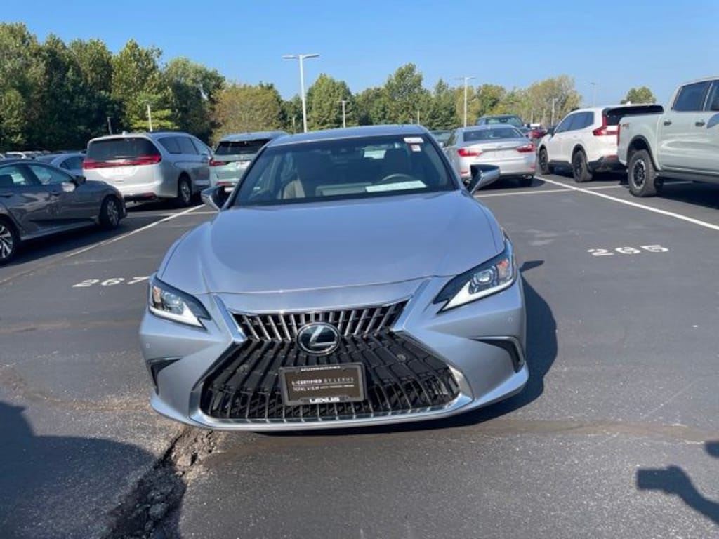 Used 2025 Lexus ES 350 Sedan