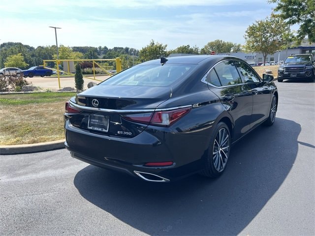 2025 Lexus ES 350 photo 3