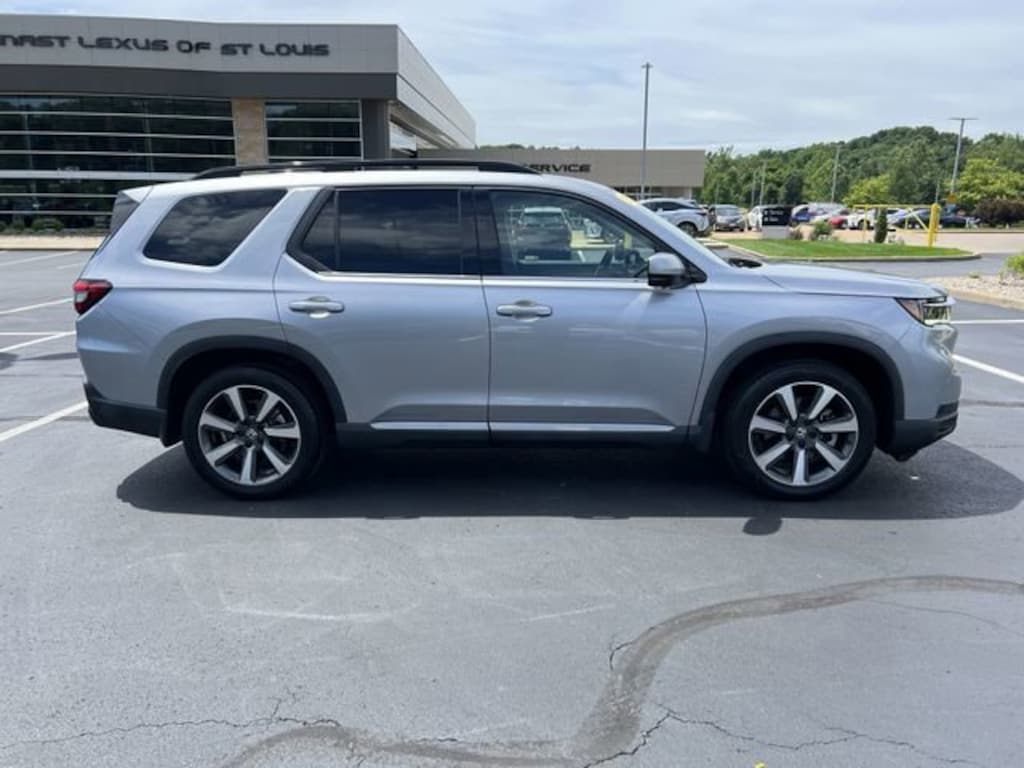 Used 2024 Honda Pilot Elite SUV