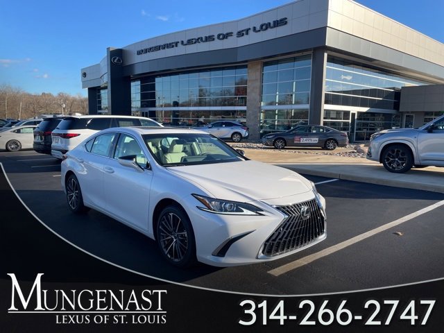 2025 Lexus ES 350's photo