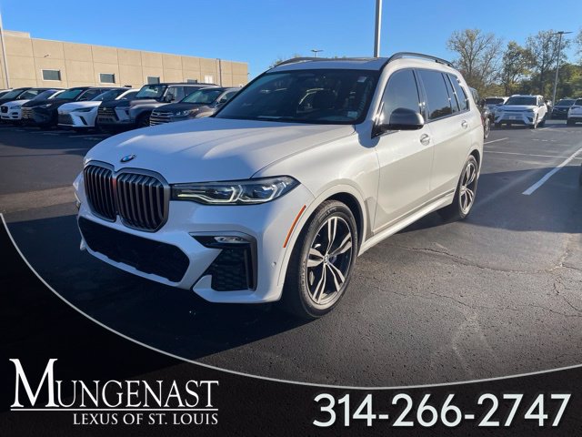 2022 BMW X7 M50i