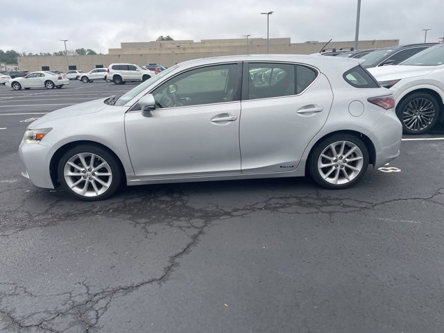 2011 Lexus CT 200h photo 2