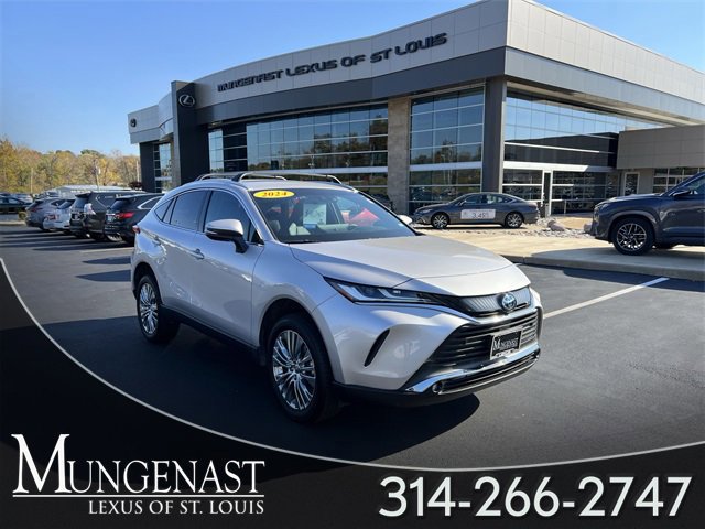 2024 Toyota Venza XLE's photo