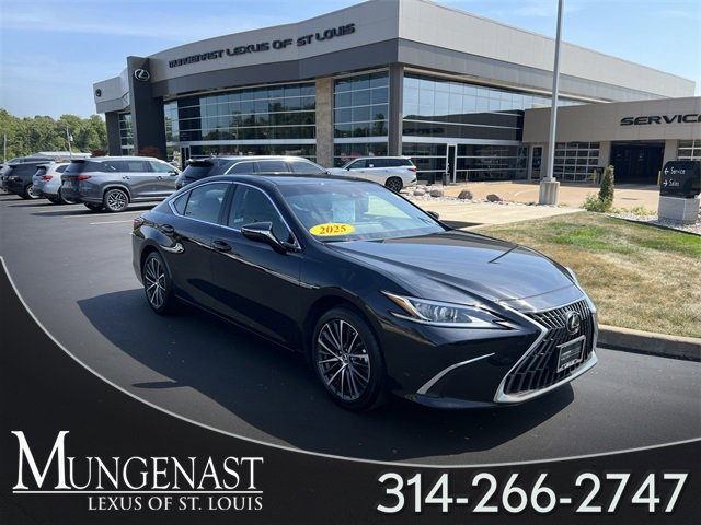 2025 Lexus ES 350's photo