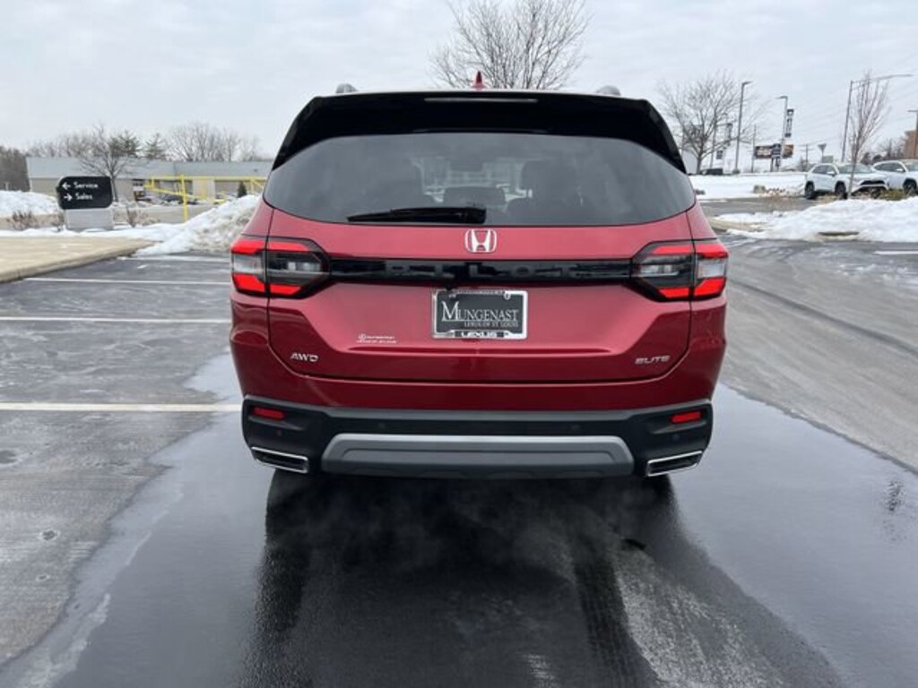 Used 2023 Honda Pilot Elite SUV